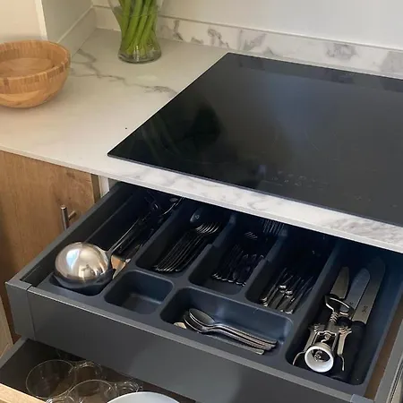 Aratuste - News A Estrenar *